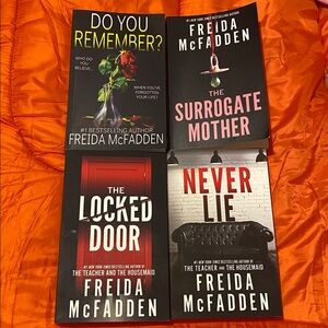 Freida McFadden Books Set